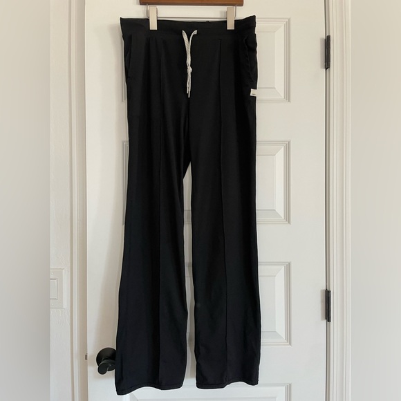 Vuori Pants - Vuori Halo Knit Wide leg Black Soft Pants Large